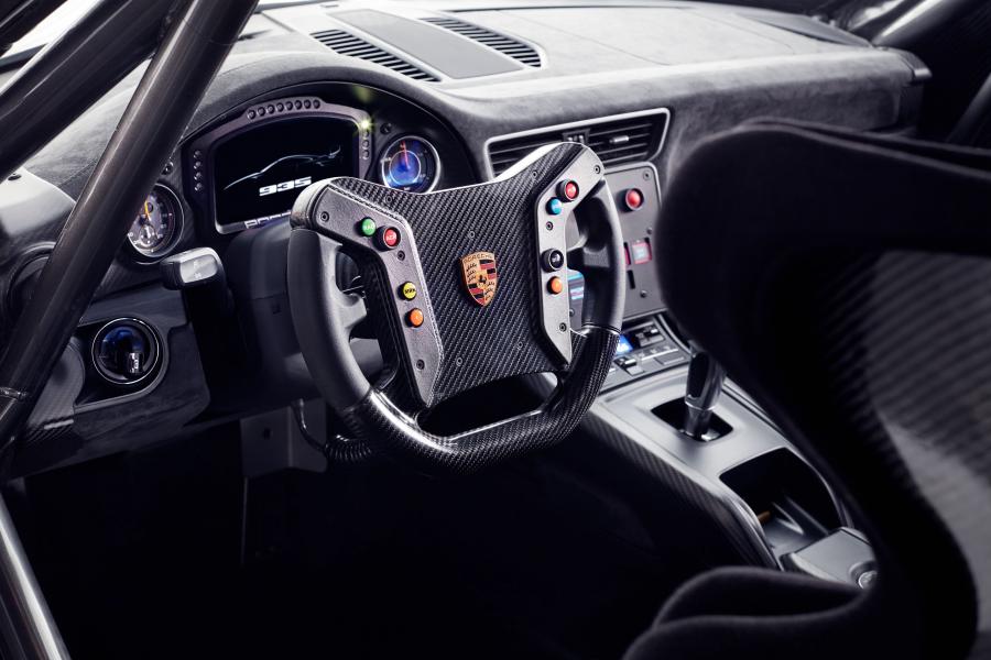 Интерьер Porsche 935 (991) 2019 года  (фото 9 из 73)